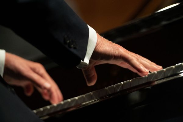 Piano master's friendship and love