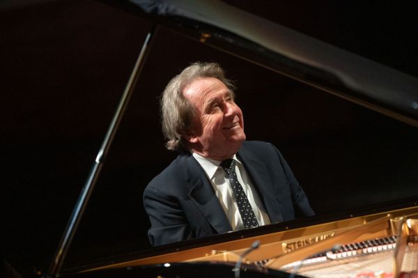 Piano master's friendship and love